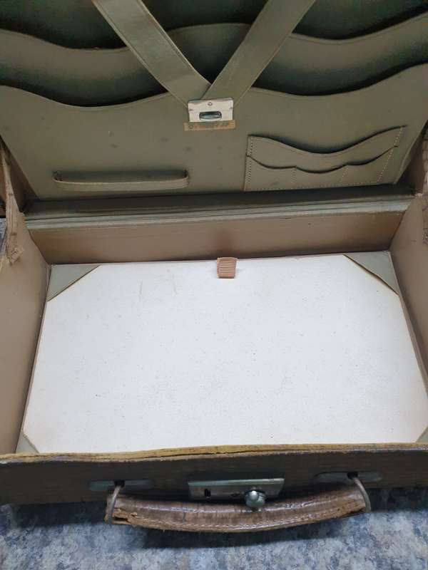 BRITISH MADE VINTAGE TRAVEL STATIONARY CASE