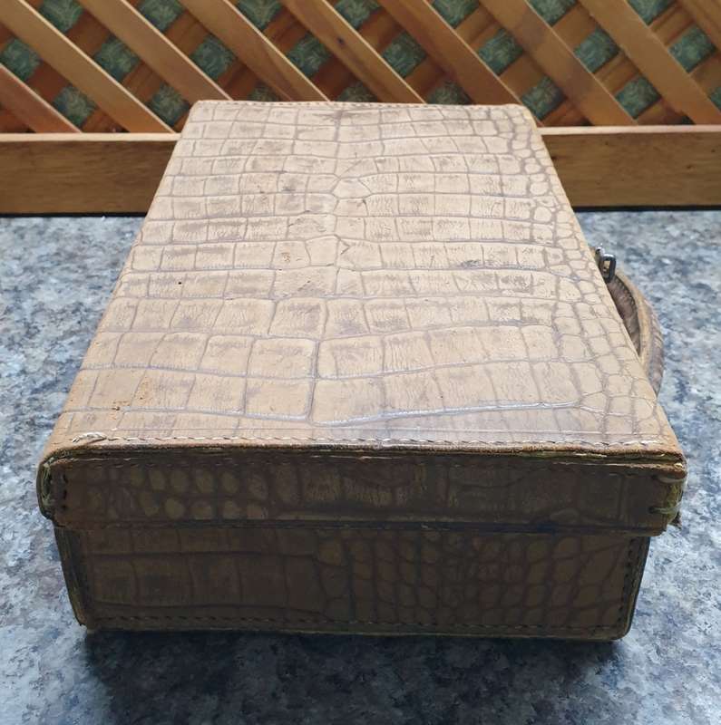 BRITISH MADE VINTAGE TRAVEL STATIONARY CASE