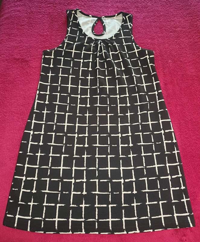 DRESS SIZE 36