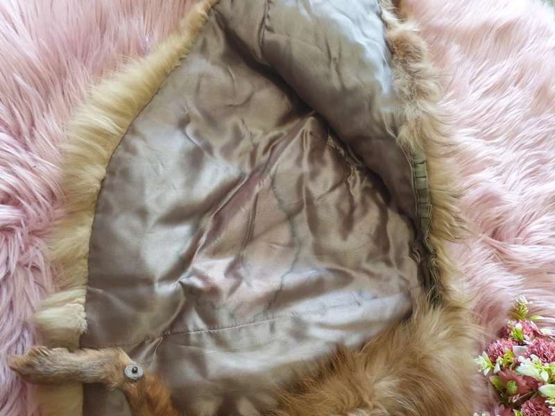 REAL VINTAGE  FUR SHOULDER CAPE