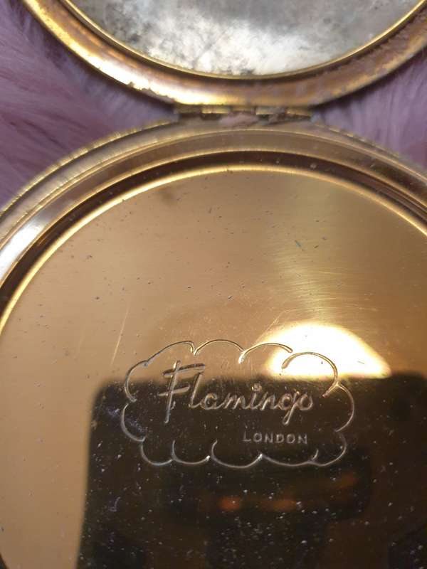 VINTAGE COMPACT
