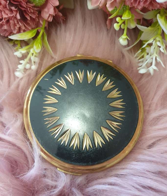 VINTAGE COMPACT