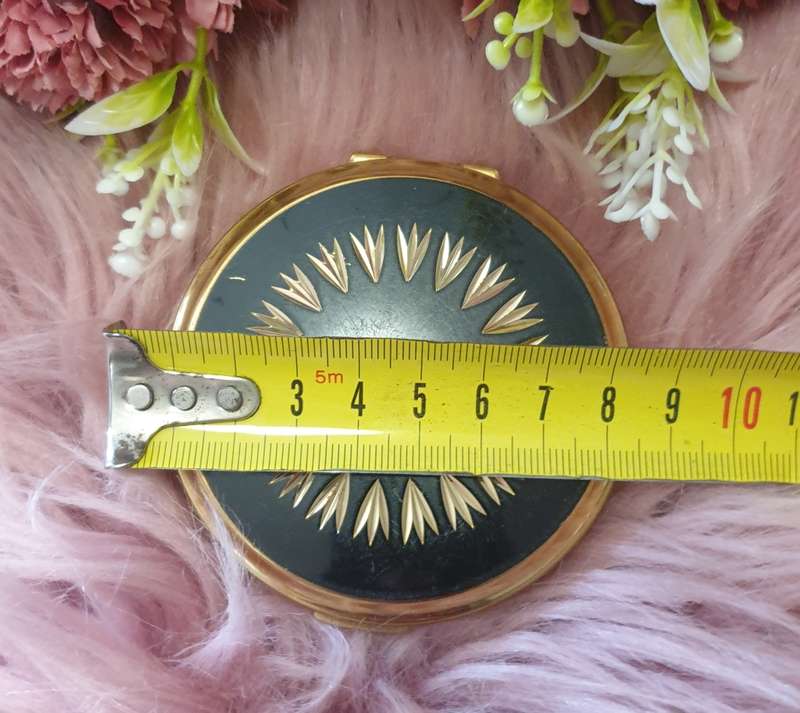 VINTAGE COMPACT