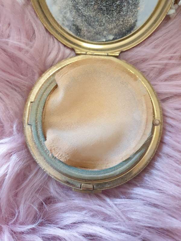 VINTAGE COMPACT