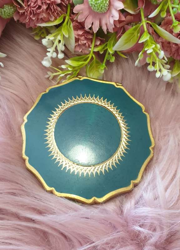 VINTAGE COMPACT