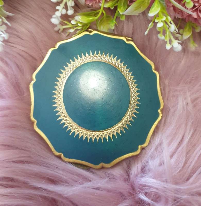 VINTAGE COMPACT