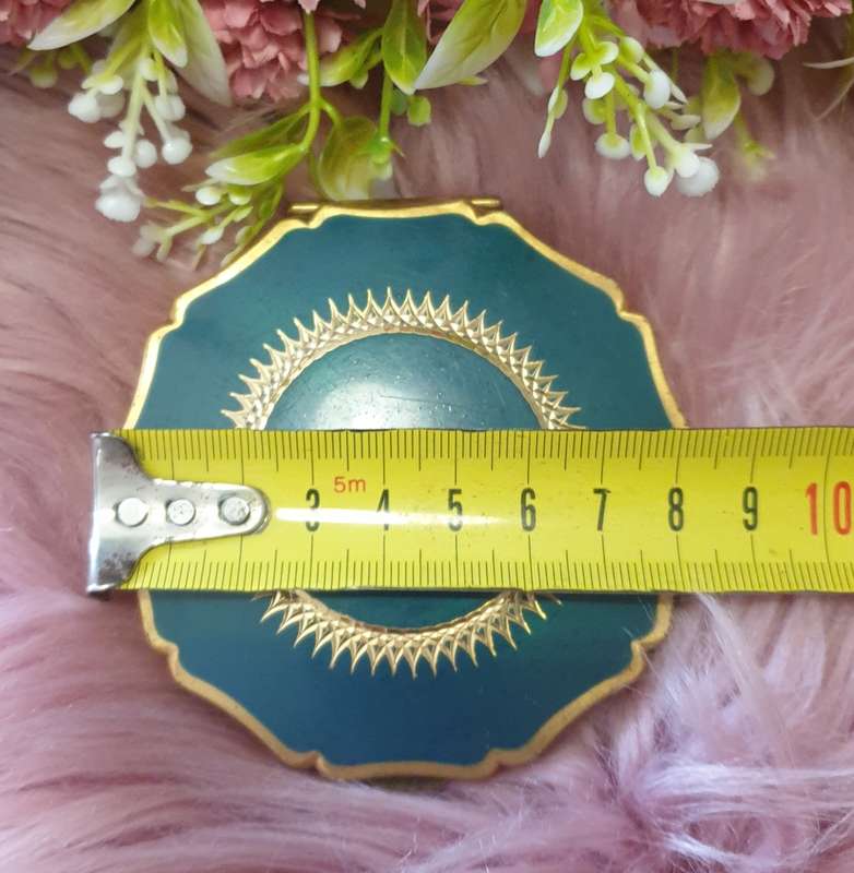 VINTAGE COMPACT