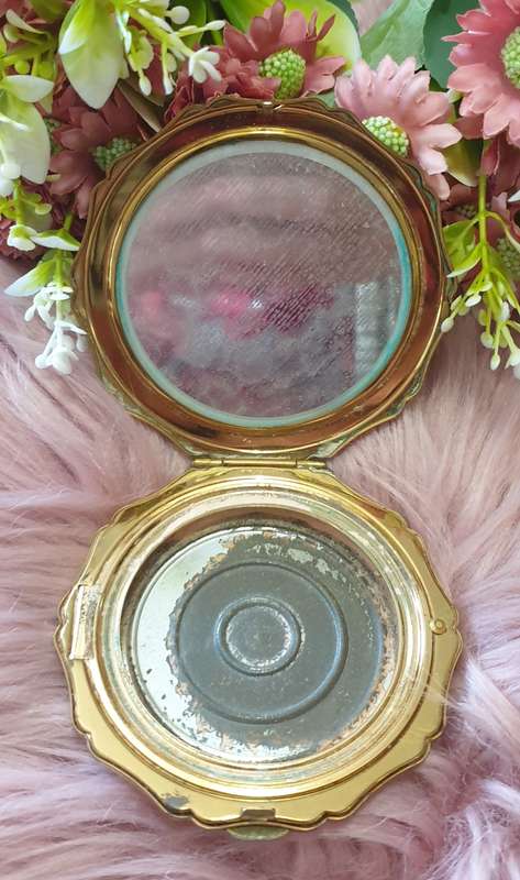 VINTAGE COMPACT