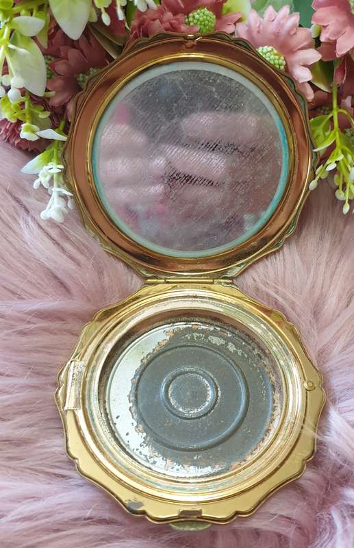 VINTAGE COMPACT
