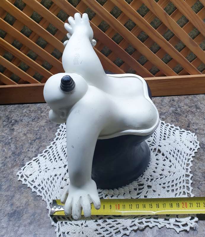 VINTAGE SUMO FIGURINE