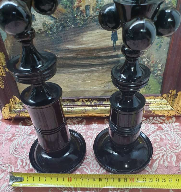 SOLID HARD WOOD ORNAMENTS