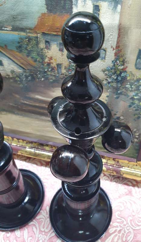 SOLID HARD WOOD ORNAMENTS