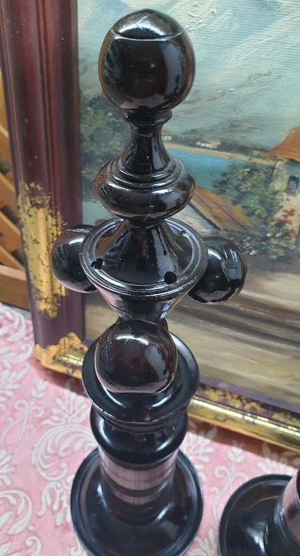 SOLID HARD WOOD ORNAMENTS