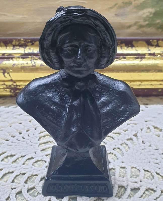 SMALL LADY FIGURINE