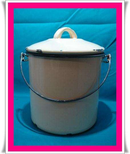 Old Billy Can with Lid