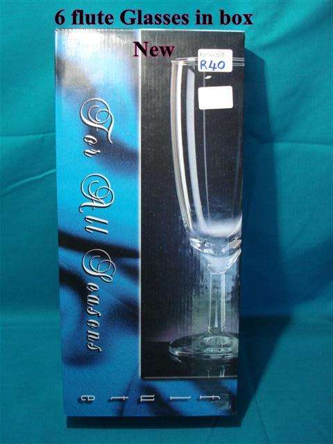 6 Flute Glasses in Box (New)