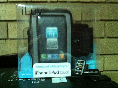 New Year Sale Reduced!!! iLuv armband with reflector for your iphone and ipod touch(nite Glo)