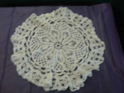HAND CROCHETED DOILIE 40 CM
