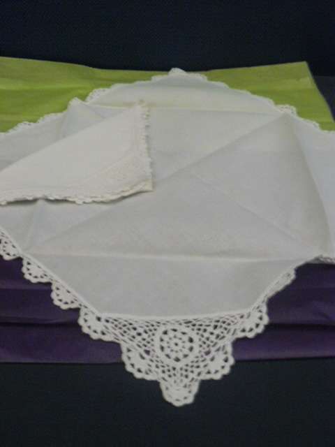2 X LINEN COTTON NAPPKINS WITH CROCHETED EDGE