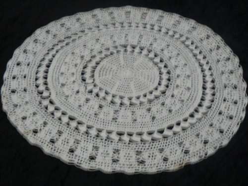 VINTAGE COTTON 37 CM HAND CROCHETED DOILIE