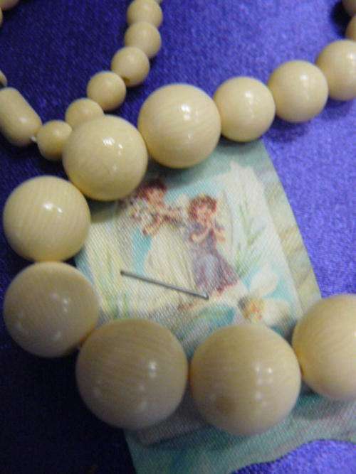 NECKLACE BONE COULD EVEN BE IVORY