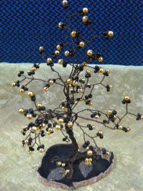 COLLECTABLE ORNAMENTAL TREE WITH SEMI PRECIOUS STONE