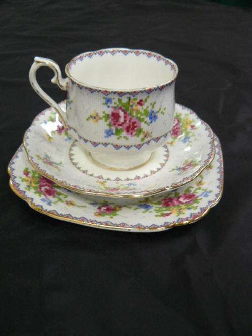ROYAL ALBERT PETIT POINT TRIO PATERN NO 778676