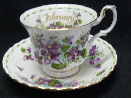 ROYAL ALBERT FLOWER OF THE MONTH SERIES FEBRUARY VIOLETS 1970 DUO MINT!!!!! HIGHLY COLLECTABLE