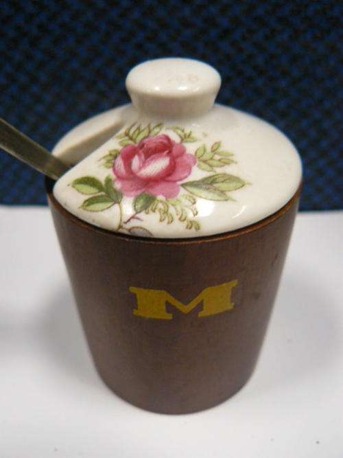SOOO CUTE MUSTARD POT WITH SPOON CERAMIC AND WOOD