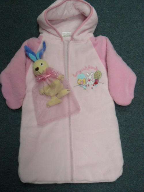 SNUGGLE SACK AND TOY 8 - 10 KG