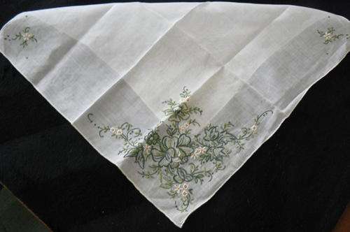 EMBROIDERED COTTON HANKIE