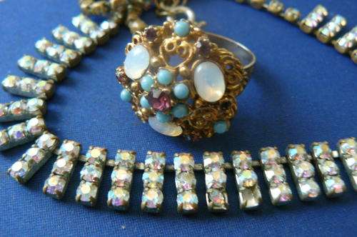PRETTY NECKLACE AND RING