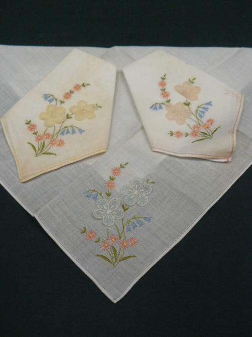 EMBROIDERED COTTON HANKIES SET OF 3