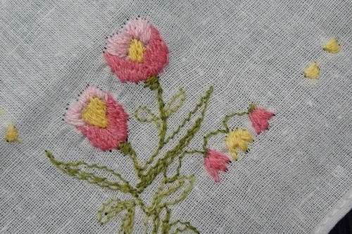 EMBROIDERED COTTON HANKIE