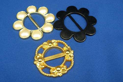 VINTAGE SCARVE BUCKLES X 3