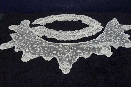 VINTAGE LACE COLLAR AND CUFFS
