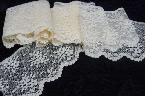 VINTAGE LIKE LACE OVER 3 M 9.5 CM WIDE !!!