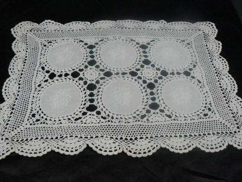 VINTAGE COTTON EMBROIDERED AND HAND CROCHETED TRAY CLOTH