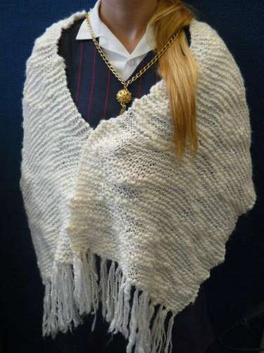 HAND KNITTED SHAWL WITH FRINGE