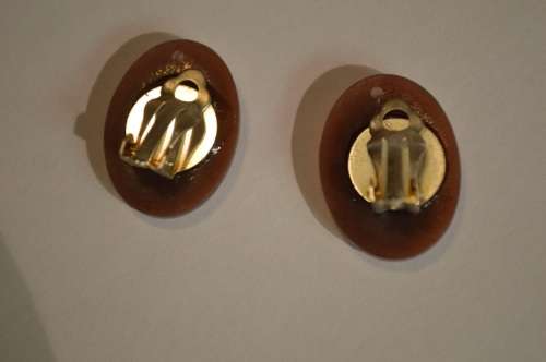 CAMEO STYLE FASHION EARRINGS