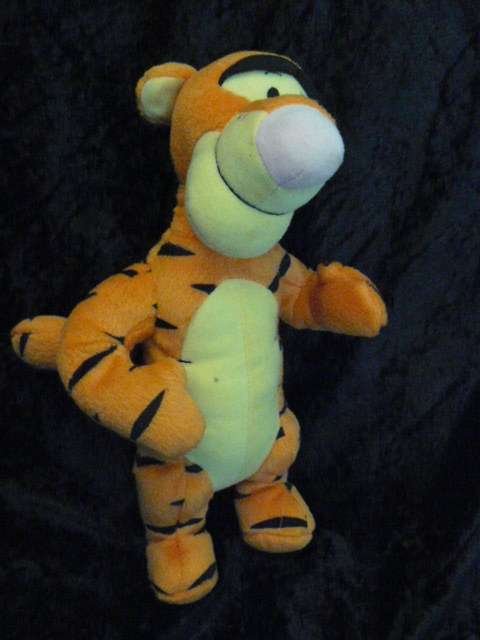 TIGGER FROM THE POOH BEAR COLLECTION 25 CM