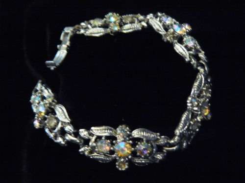 BRACELET VERY PRETTY AND BLING