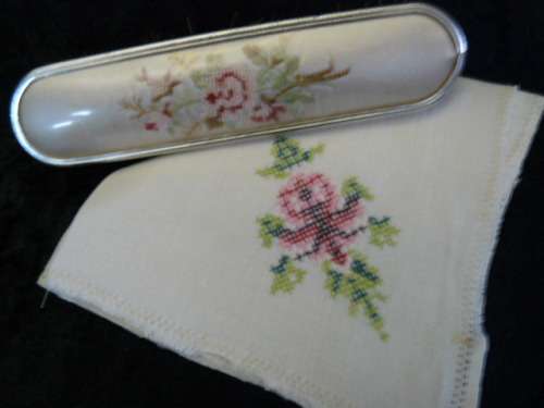 VINTAGE PETIT POINT BRUSH