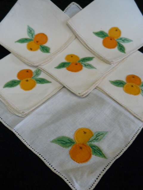 SET OF SERVIETTES
