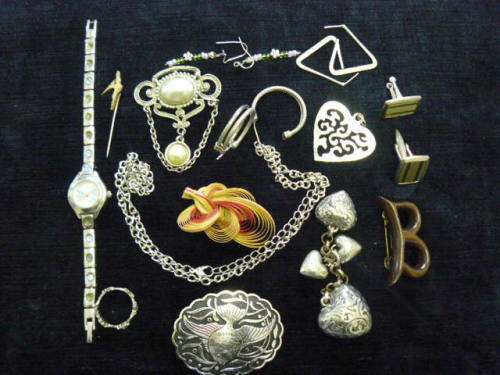 VINTAGE JEWELERY LUCKY DIP ALL SORTS !!!