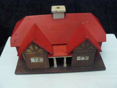 WOODEN HOUSE VINTAGE MONEY BOX HOUSE