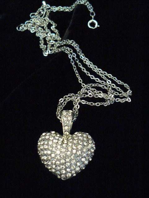 SILVER TONE HEART NECKLACE AND PENDANT