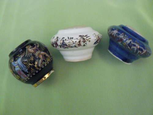 PORCELAIN PERFUME COMPACTS X 3