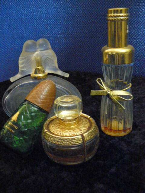 COLLECTABLE GLASS PERFUME BOTTLES