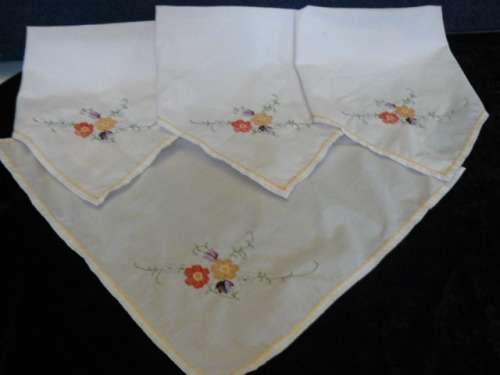 SET OF 4 X COTTON NAPPKINS OR SERVIETTES